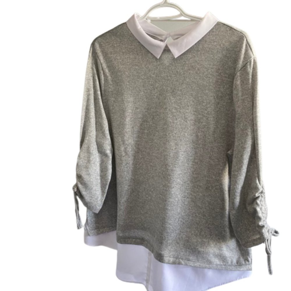 Grey Sweater with a mock collar and shirt at the bottom Size 2X